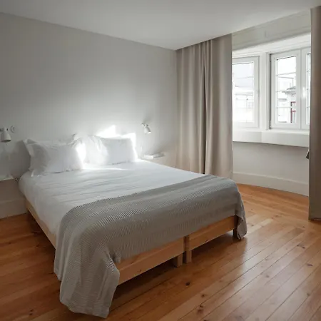 Santa Catarina 555 T4 * Porto