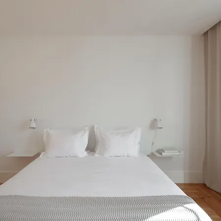 Apartamento Santa Catarina 555 T4 *