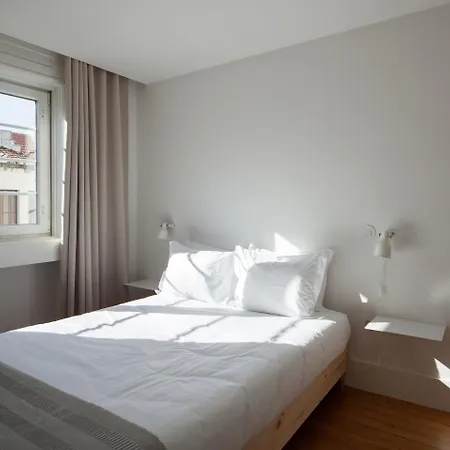 Santa Catarina 555 T4 * Oporto