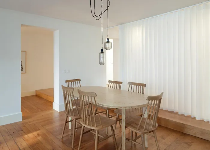 Santa Catarina 555 T4 * Oporto