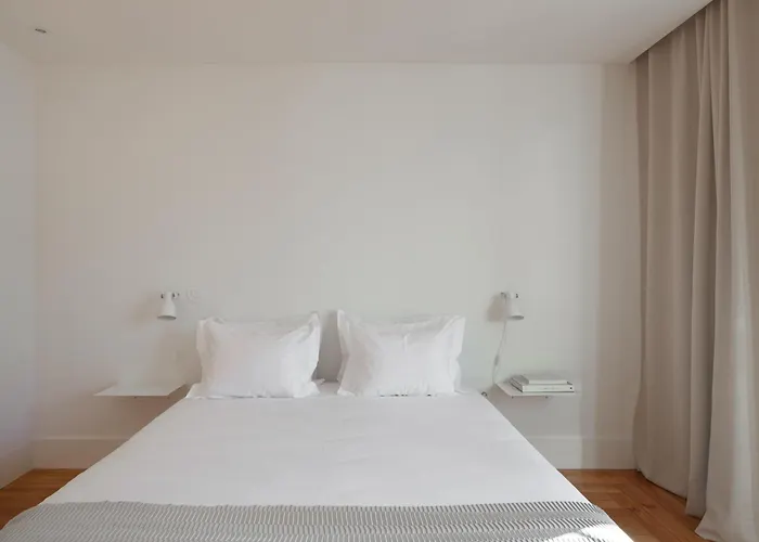 Apartamento Santa Catarina 555 T4 *