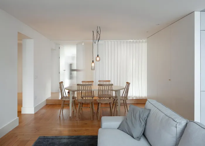 Apartamento Santa Catarina 555 T4 Oporto